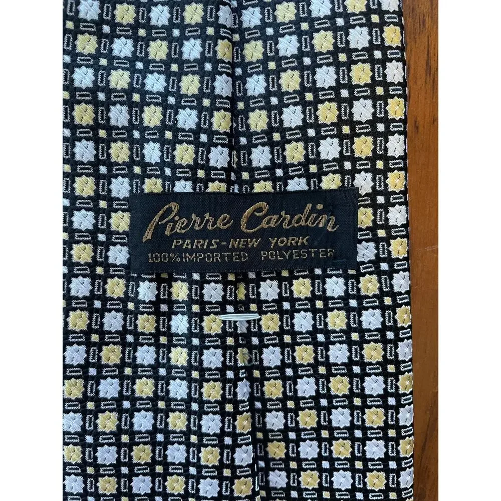 Pierre Cardin Tie, Paris-New York, 100% Imported Polyester - Picture 3 of 6
